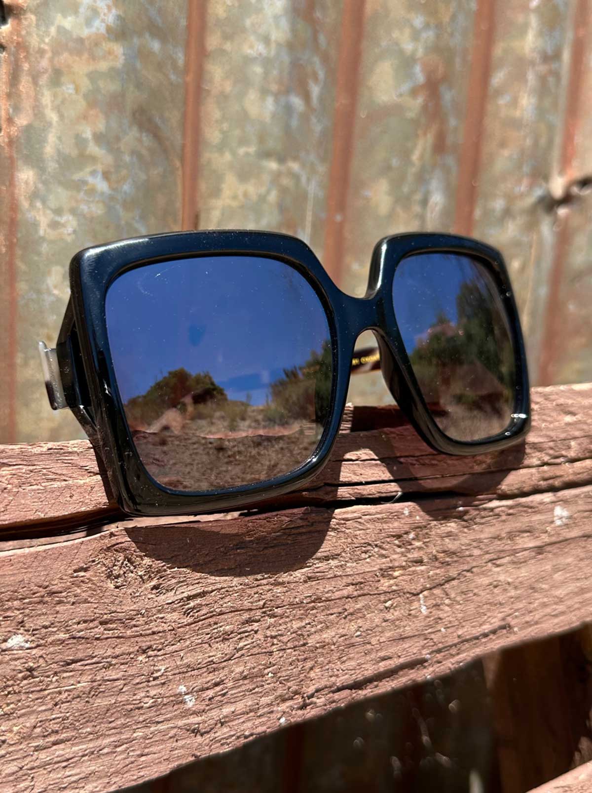 Jessica Simpson Popular - Square Sunglasses in Black & Oatmeal