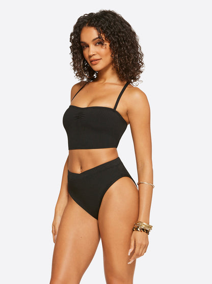 Jessica Simpson Exclusive - Textured Solids Open Back Tank in Black