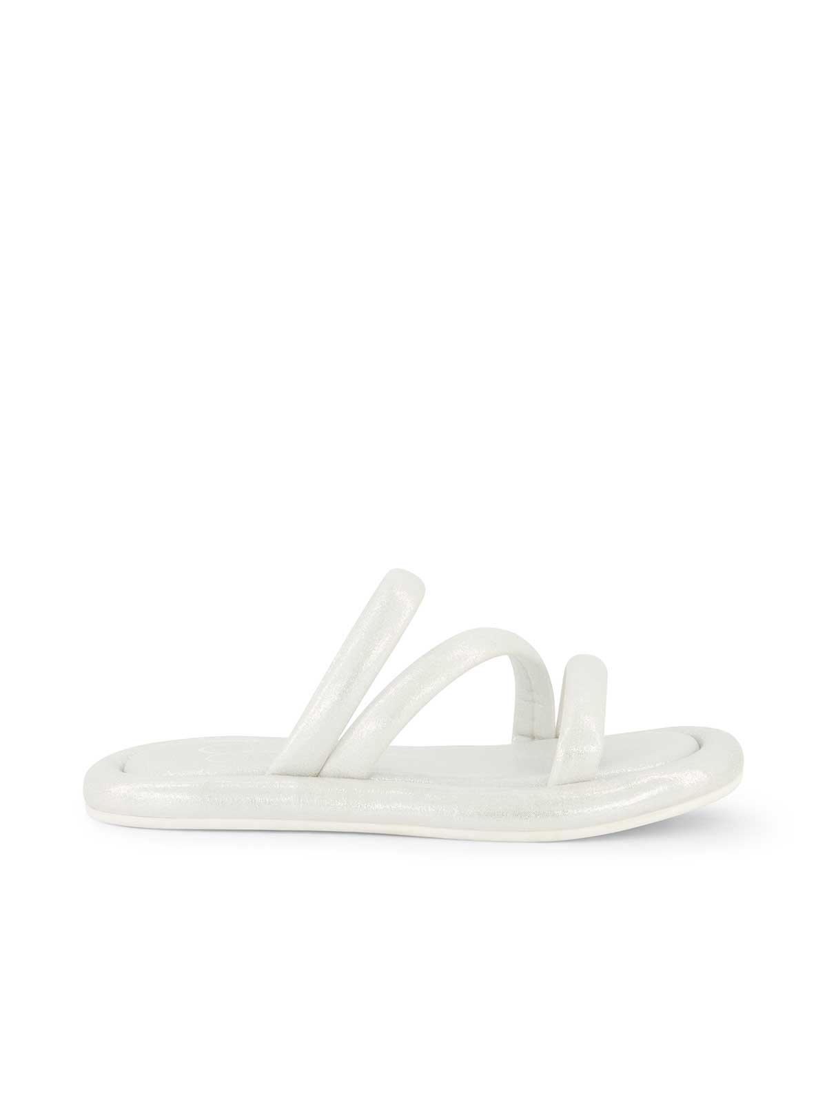 Jessica Simpson Trending - Girls' Kaylen Strap Slippers in Silver