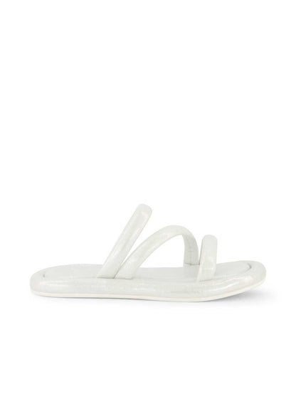 Jessica Simpson Trending - Girls' Kaylen Strap Slippers in Silver