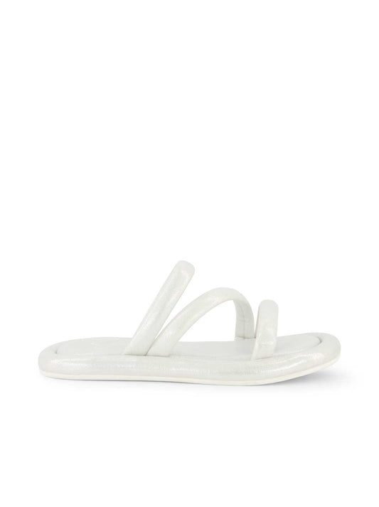 Jessica Simpson Trending - Girls' Kaylen Strap Slippers in Silver