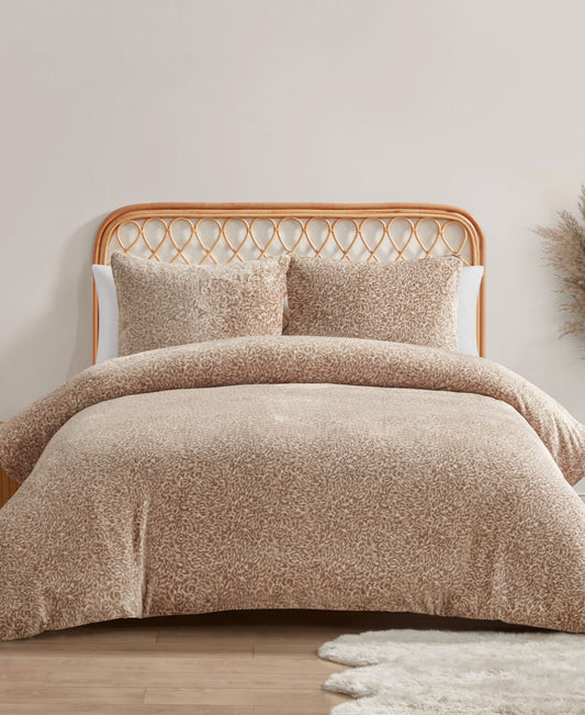 Jessica Simpson Recommended - Leopard Printed Plush Comforter Set