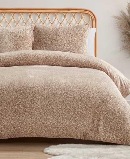 Jessica Simpson Recommended - Leopard Printed Plush Comforter Set