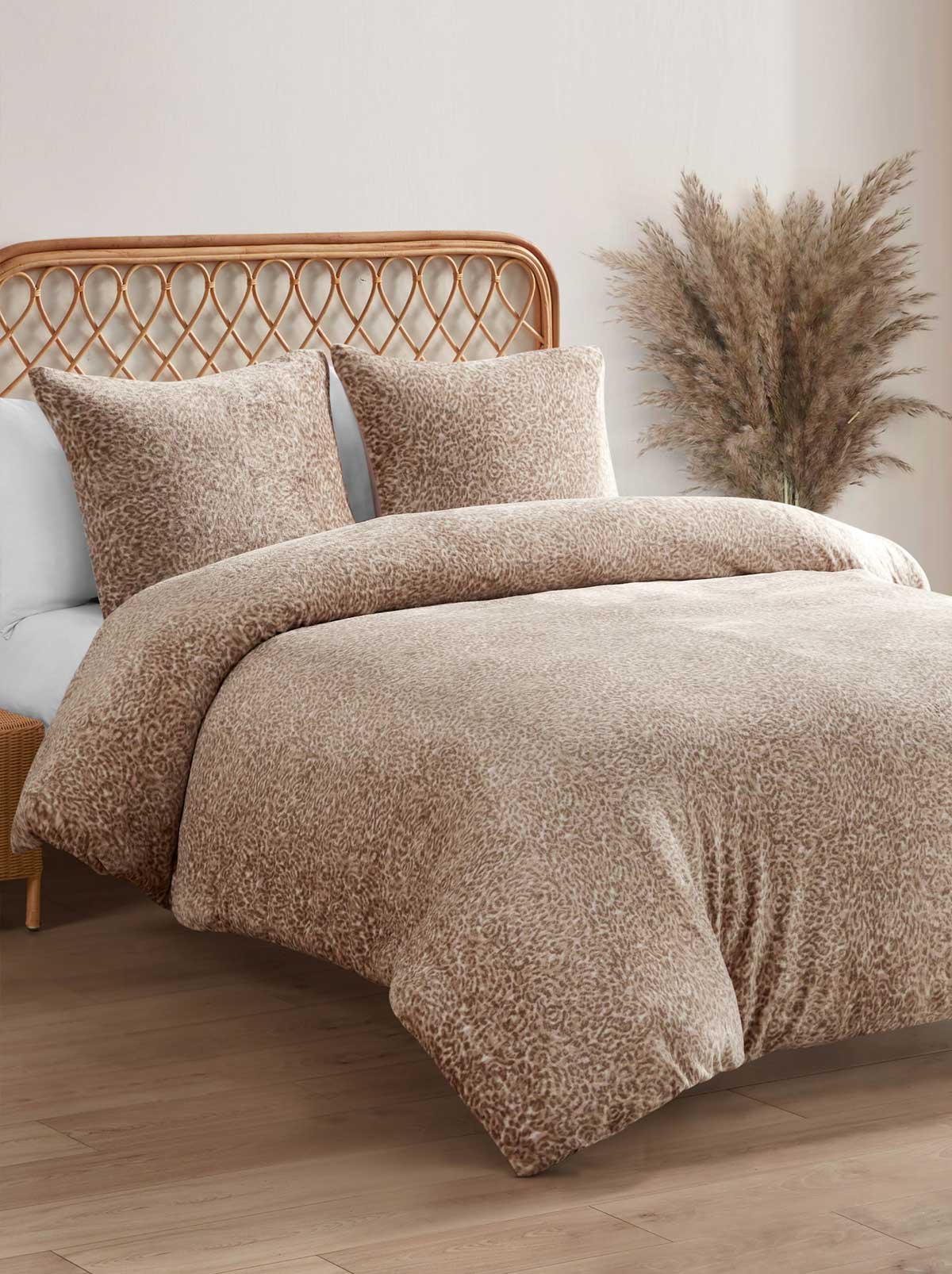 Jessica Simpson Exclusive - Leopard Printed Plush Duvet Cover  Set