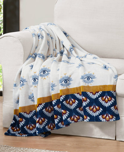 Jessica Simpson Popular - Celeste Plush Throw Plush in White & Navy