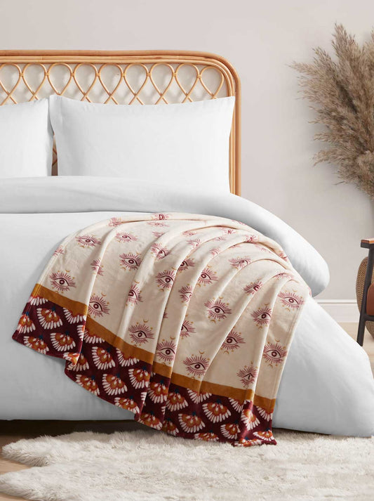 Jessica Simpson Trending - Celeste Plush Throw in Burgandy Red