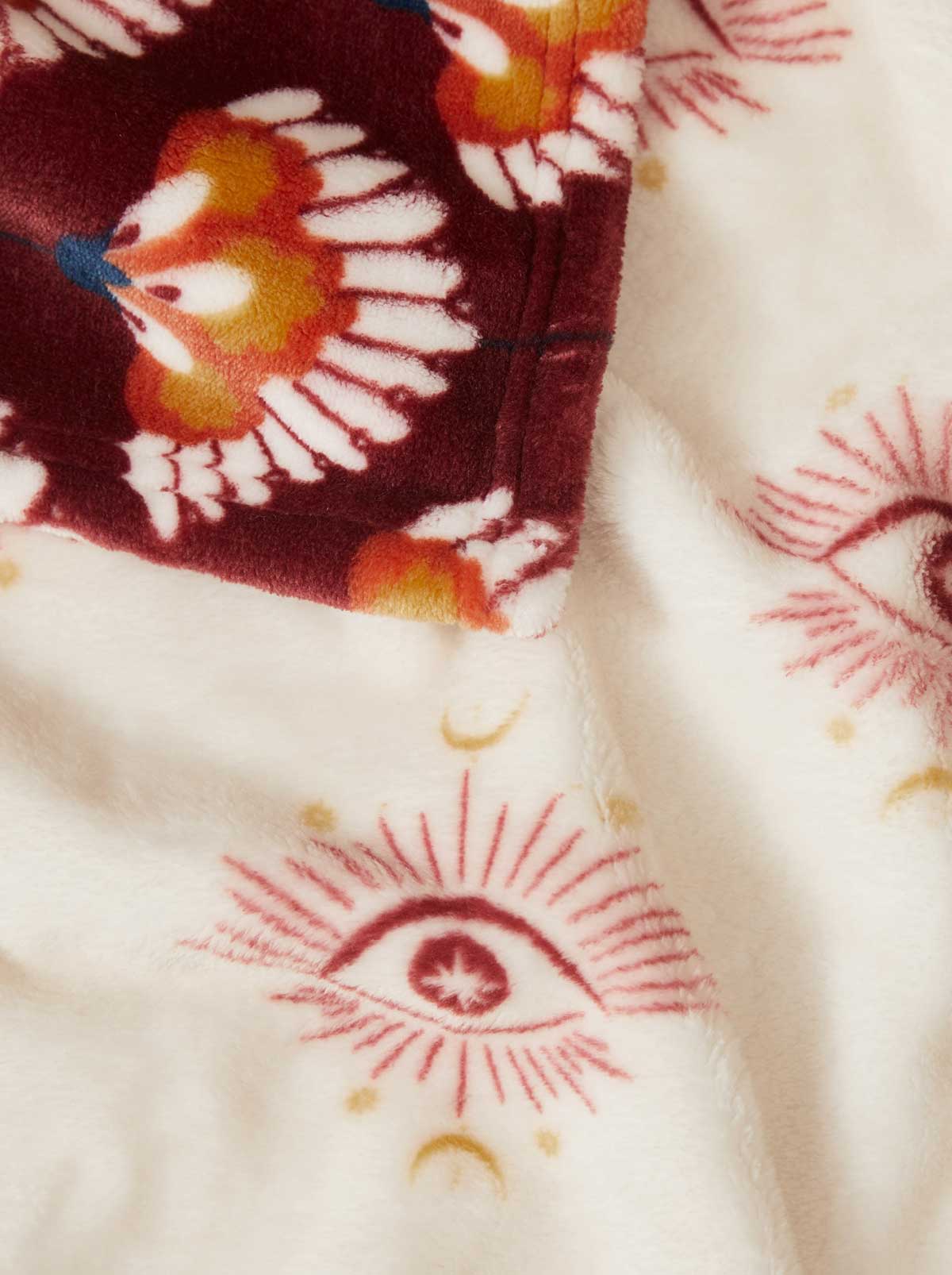 Jessica Simpson Trending - Celeste Plush Throw in Burgandy Red