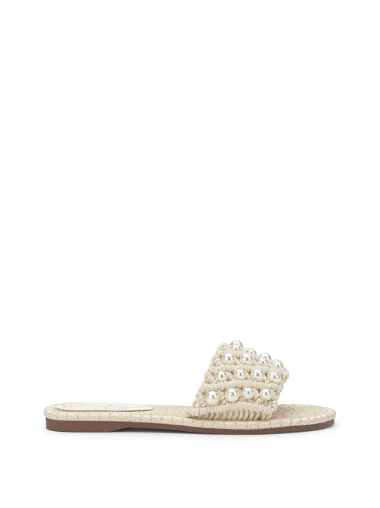 Jessica Simpson Popular - Brennara Flat Sandal in Cream