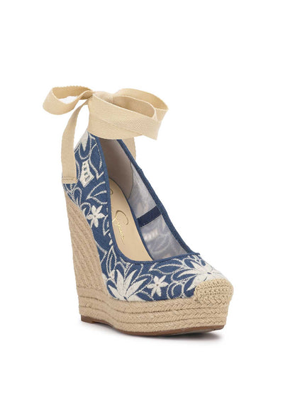 Jessica Simpson Trending - Zexie Platform Wedge in Floral Denim