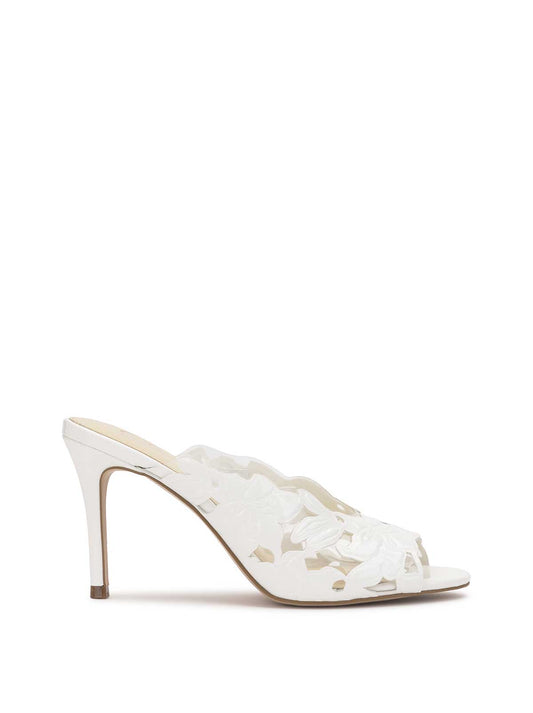 Jessica Simpson Exclusive - Justera High Heel in White